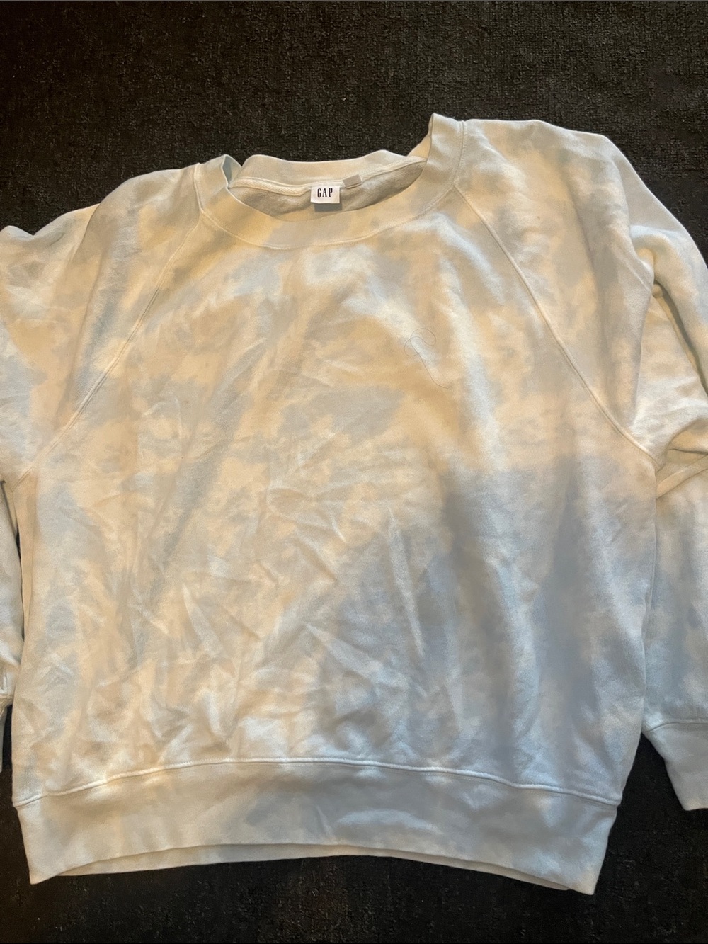 GAP Men’s Pale Beige Tie-Dye Crewneck Sweatshirt